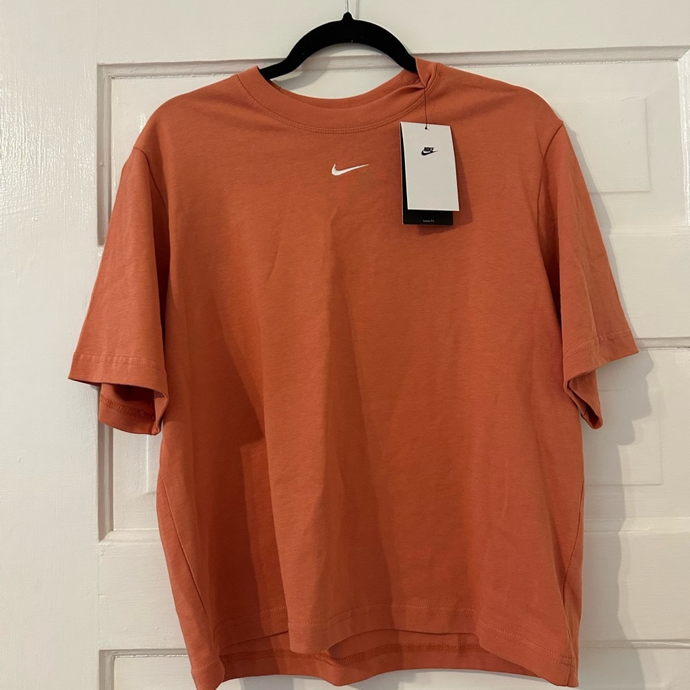 NWT Nike Loose Fit Tee, size S